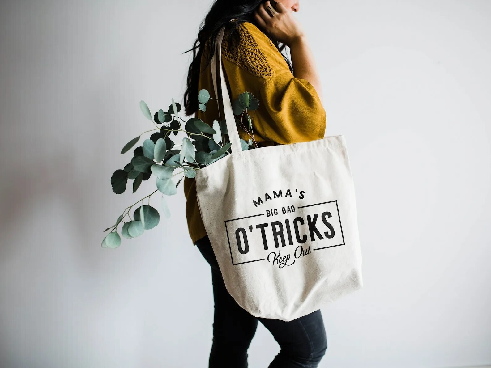 This bag is for. Сумка the Tote Bag. Девушка с холщовой сумкой. Тоут Tote Bag сумка. Conscious сумка.