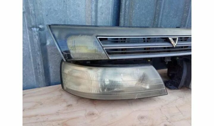 Противотуманки sv40 toyota vista. Фары св 40. Камри св 40 фары. Фары виста sv40. Фары св 40.