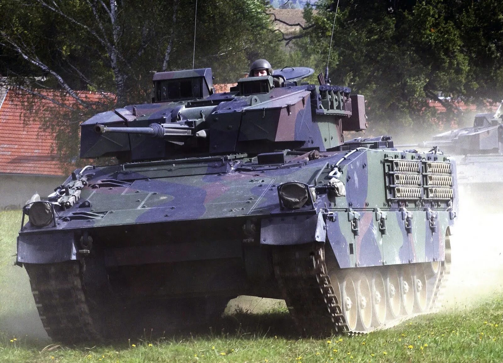 Экстремальное выживание книга. Бмп ascod 2. Ascod pizarro. Zbd-2000 (zbd-05. Берет и наушники.