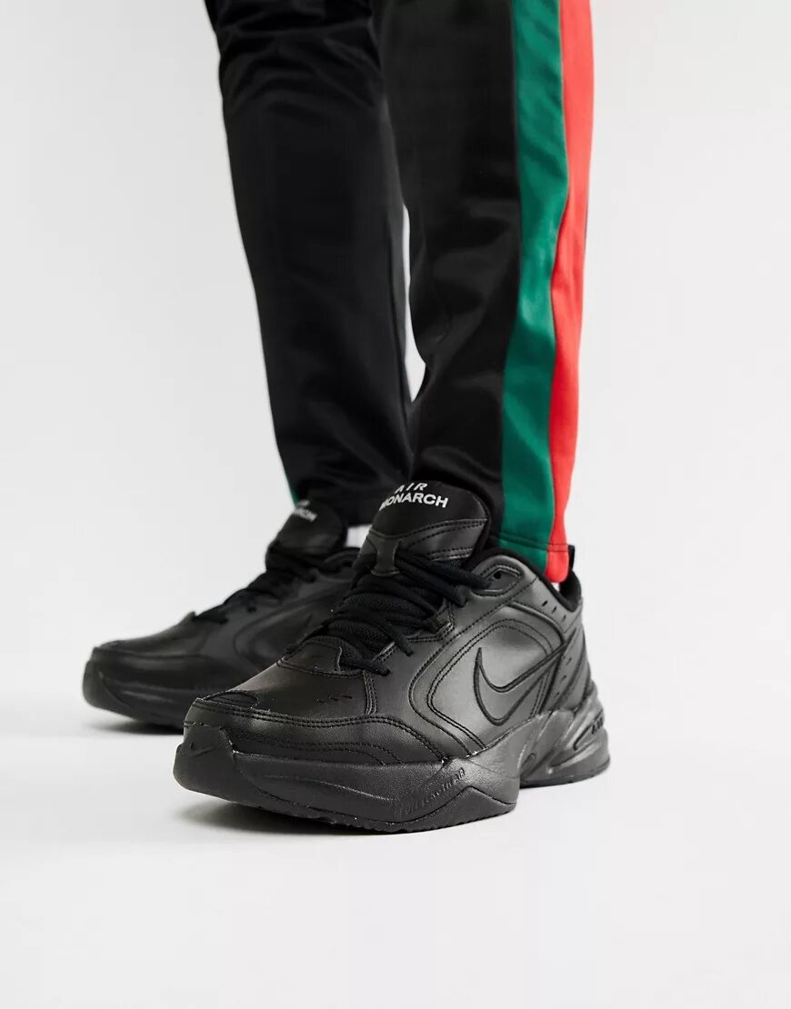 Кроссовки мужские nike air monarch. Nike Air Monarch 4 Black. Nike Air Monarch Black. Nike Air Monarch 4 черные. Найк АИР Монарх мужские черные.