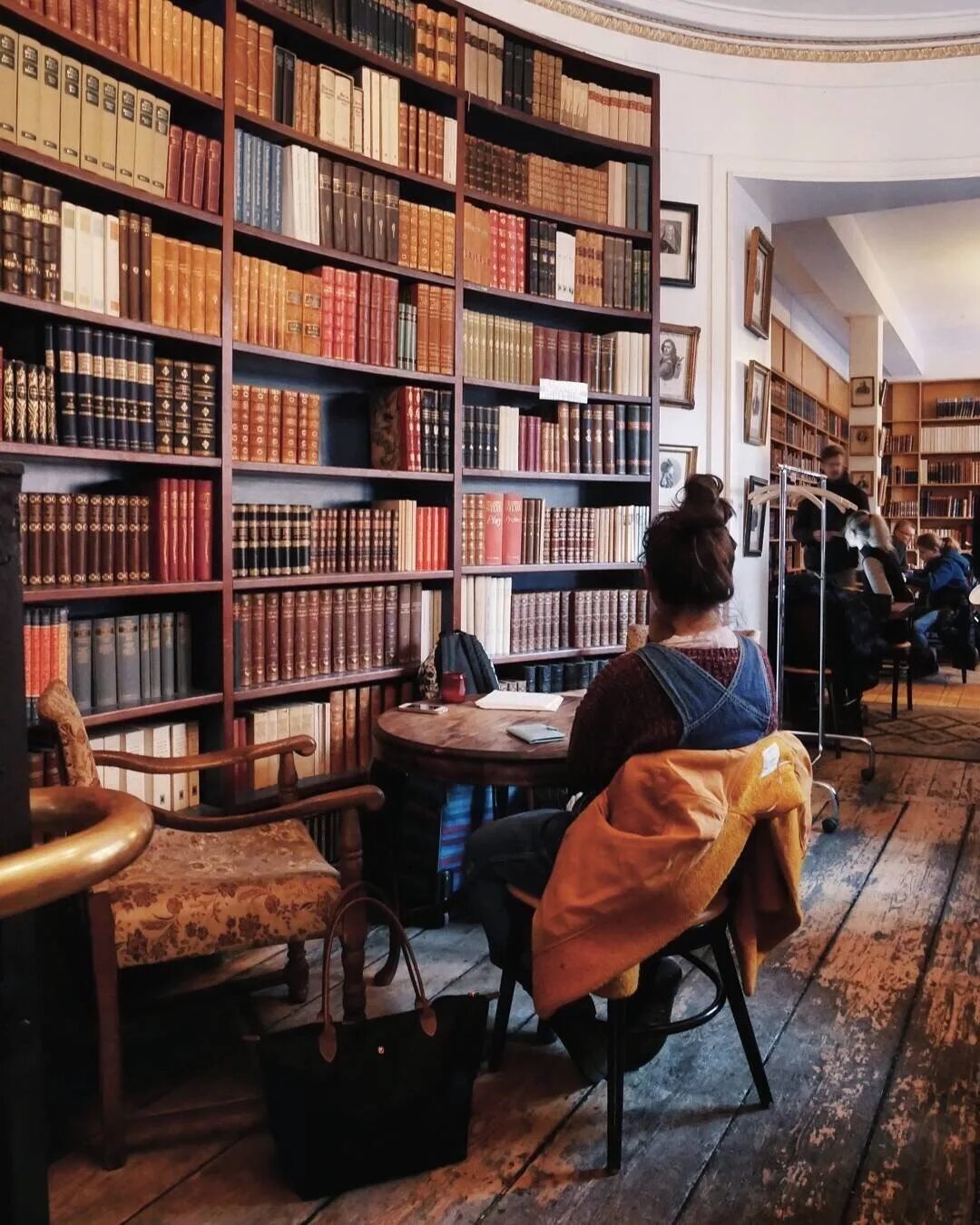 Очень много книг. Красивые книги. Эстетика библиотеки и книг. Много книг. Книголюбы картинки.