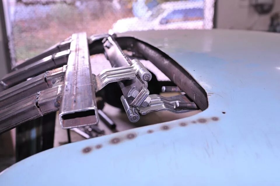 Заз 965 крепление капота. Двери крылья. Крыло переднее vw passat b3. Дверное крыло. Дверное крыло.