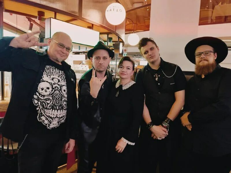 Кумир групп. Группа идол бирюлево. Рок идолы. Кумир групп. Группа кумир.