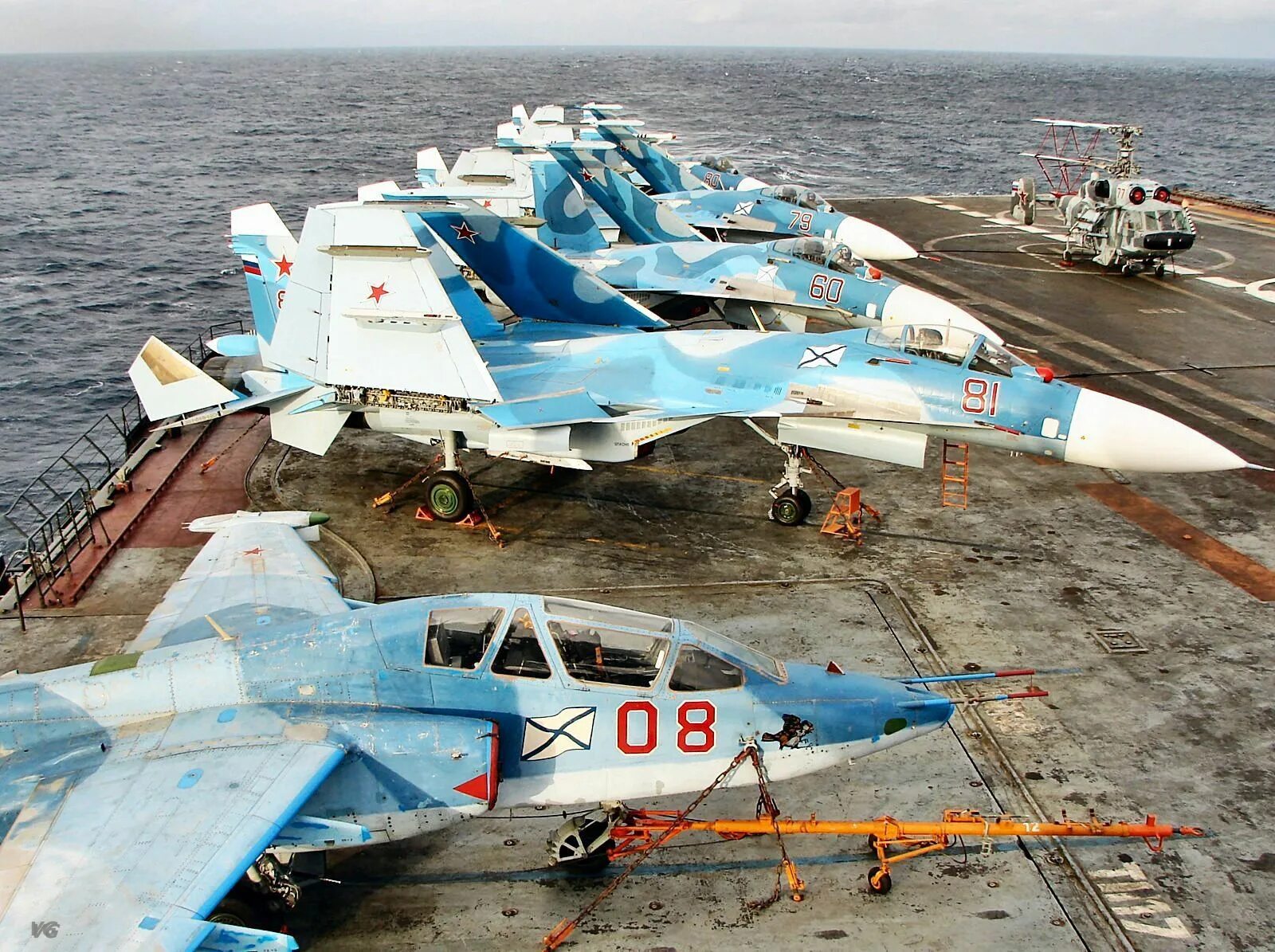 Су-33 морская Авиация России. Су 27 Адмирал Кузнецов. Кузнецов авианесущий крейсер. Су-25 ВМФ России.