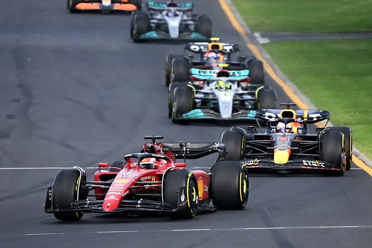 Формула 1 австралия. F1 Grand prix Melbourne 2022 Leclerc. Grand prix f1. Хэмилтон формула 1 2022. Ferrari f1 2022.