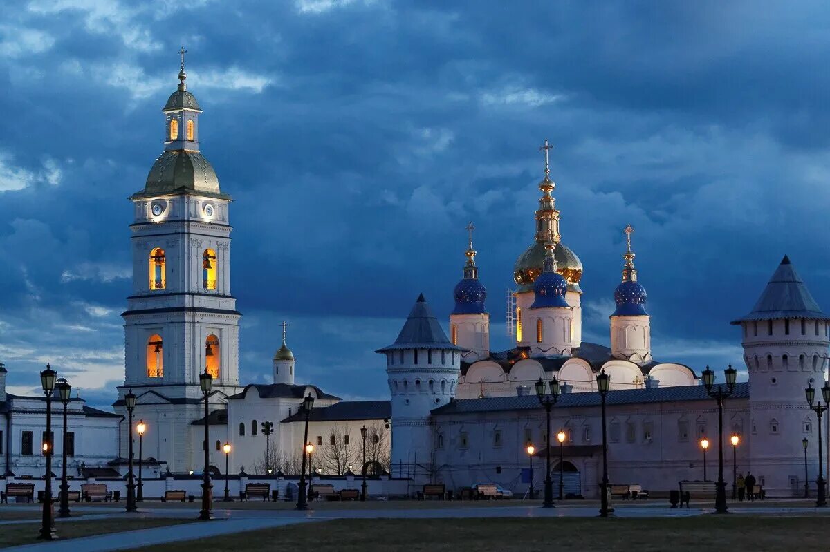 Тобольский Кремль Тобольск. Достопримечательности Тобольска. Тобольский Кремль.. Сибирь достопримечательности Тобольского Кремля. Каменный Кремль в Тобольске.