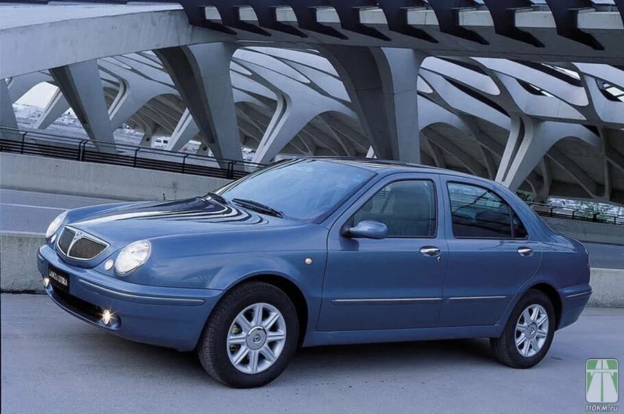 Лянча автомобиль 2000. Либра 2000. Сенсор фристайл либре. Датчик freestyle libre 1. Мониторинг глюкозы фристайл либре.