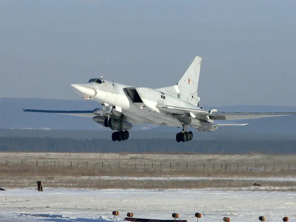 Ту-22м3 сверхзвуковой самолёт. Ту-22м3. Ту-22 сверхзвуковой самолёт. Ту 22м3 морской авиации.