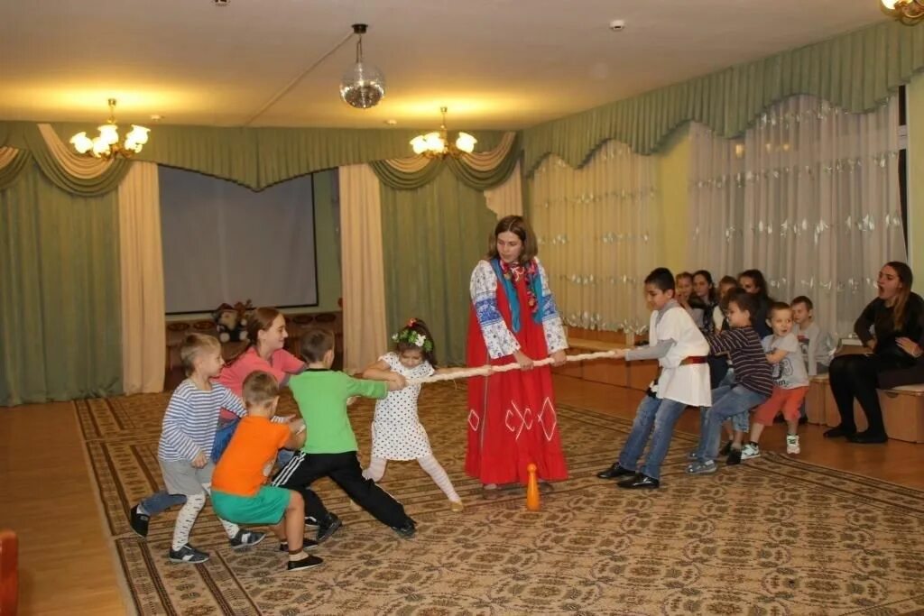 игровая программа рождественские чудеса. организовать новогодний праздник для детей. рождественские святки колядование. новогоднее представление для детей. новый год детский городок красногорск.