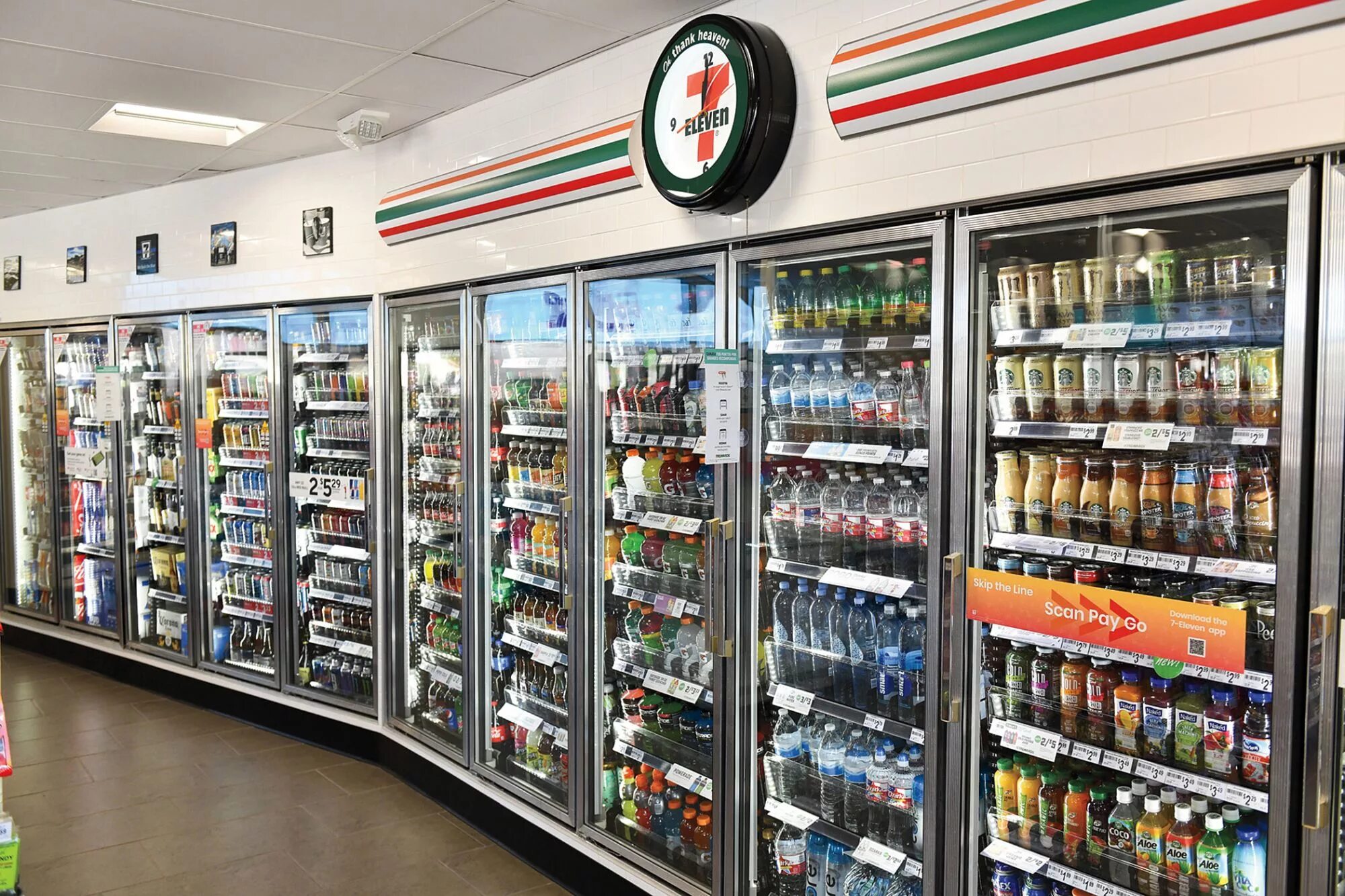 7 11 shop. Севен Элевен. Севен Элевен в Китае. 7 Eleven США. 7 Eleven franchise.