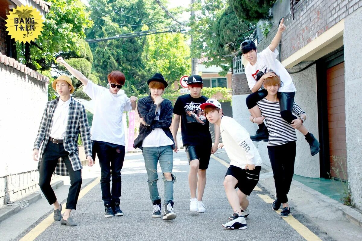 Когда вышли bts. Бтс феста 2014. бантан бойс. bts бантан. бтс на улице.