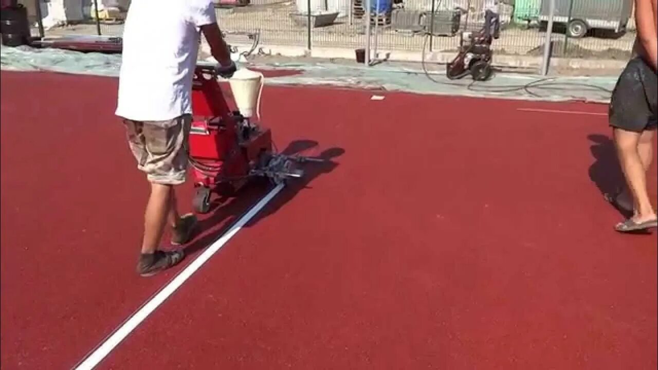 Разметка спортивной площадки в доу. Краска для разметки спортивных площадок по резиновому покрытию. Разметка спортивных площадок краска. Разметка спортивных площадок краска. Детские спортивные площадки.