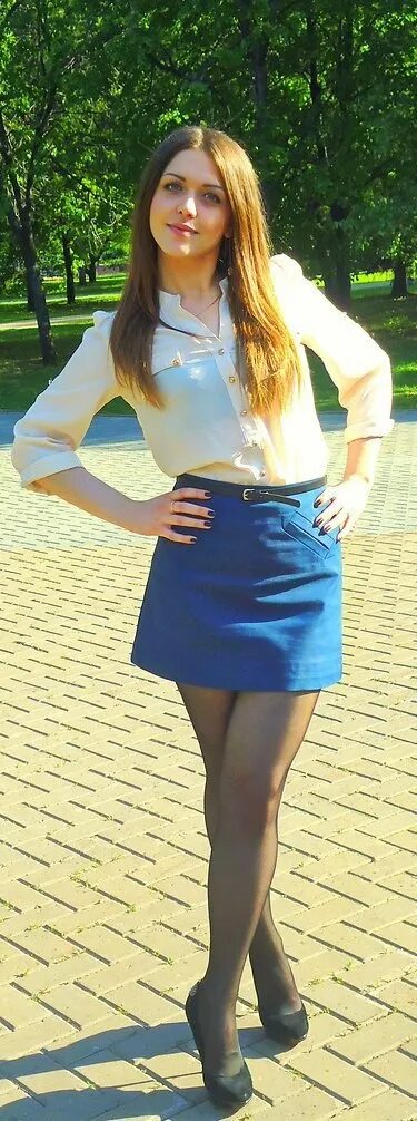Девочка в юбке 16. Девушки 14 лет в школе. старшеклассницы в мини. в короткой юбке частное. девятиклассницы в мини.