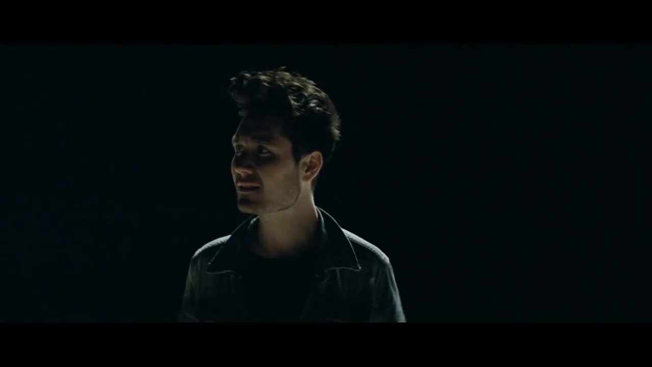 Песня lost in the fire. Bastille things we lost. things we lost in the fire bastille. bastille клипы.