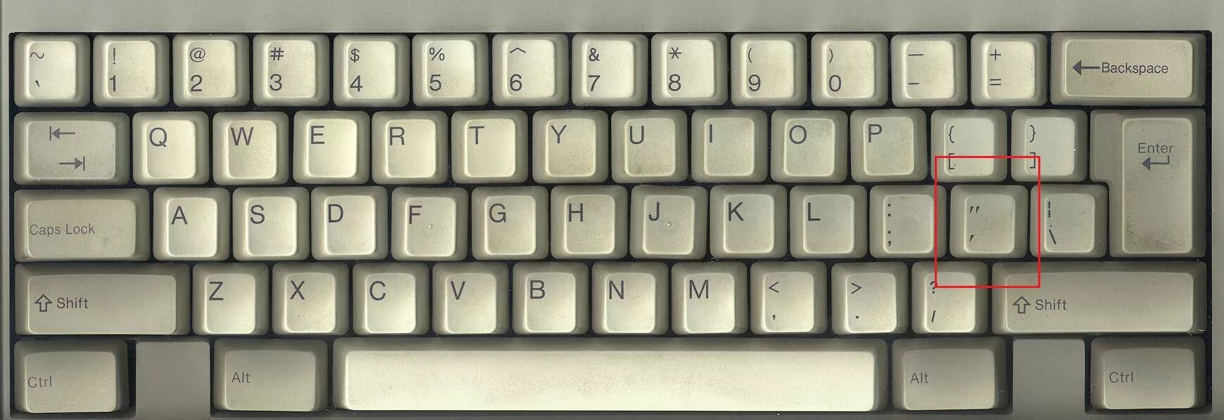 Ctrl backspace. Собачка на клавиатуре. Собачка на клавиатуре компьютера. Собачка на клавише. Как написать собаку на клавиатуре.