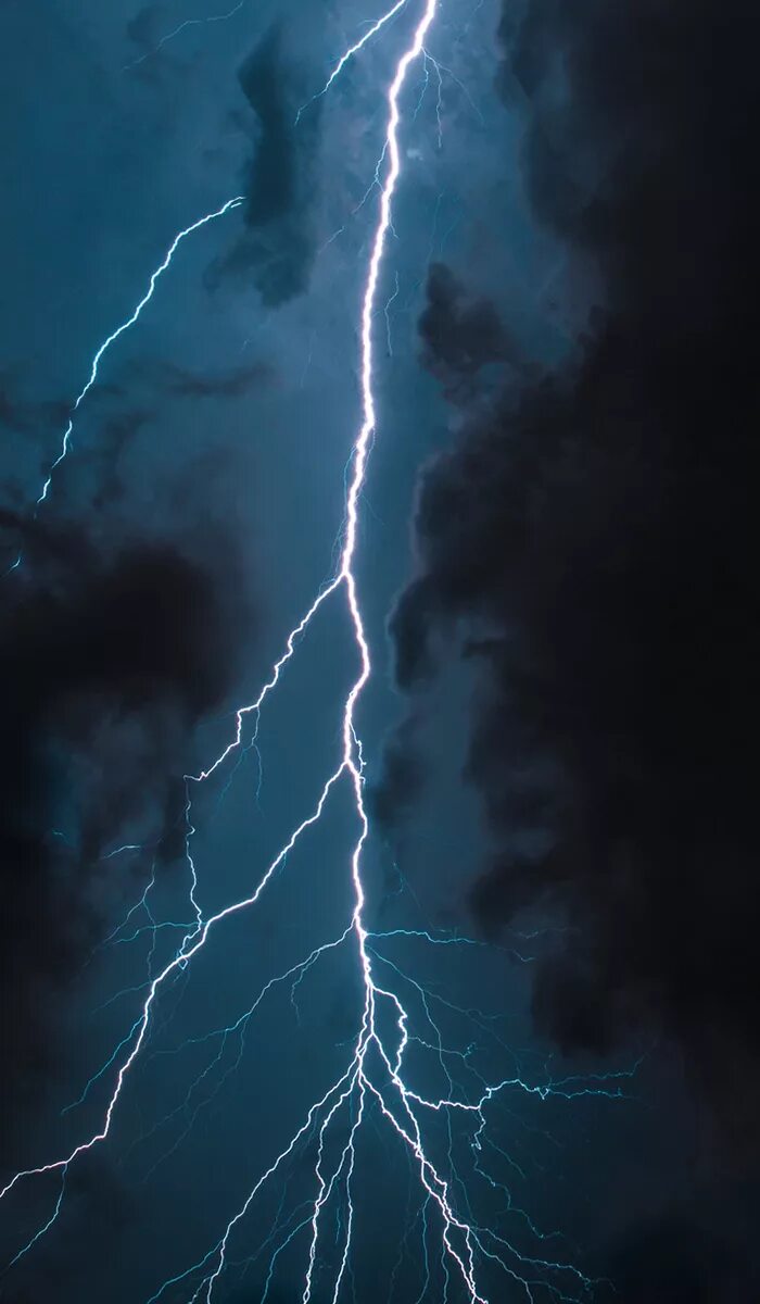 13 молний. Фото молний в высоком разрешении. Ливень с грозой. Молния гром шаровая молния гроза. 13 молний.