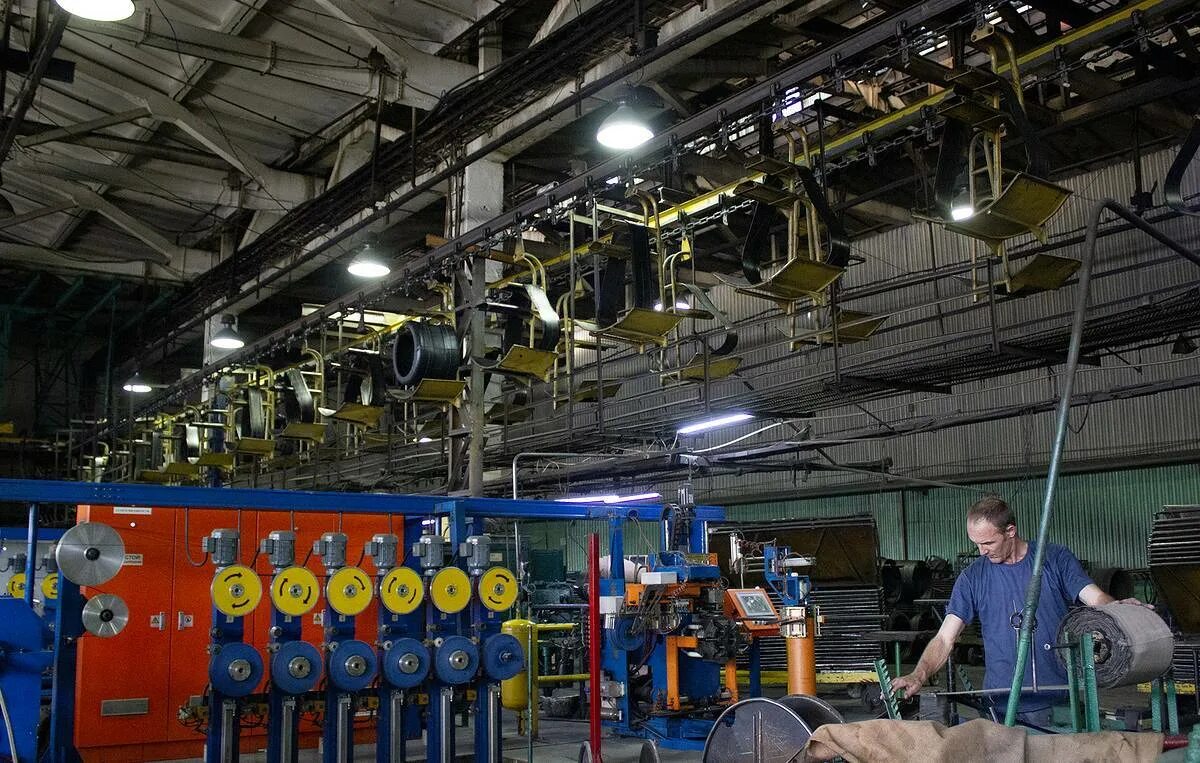 Работа шинный завод. Ярославский шинный завод (яшз). Работники шинного завода. Работа шинный завод. Завод нокиан во всеволожске.