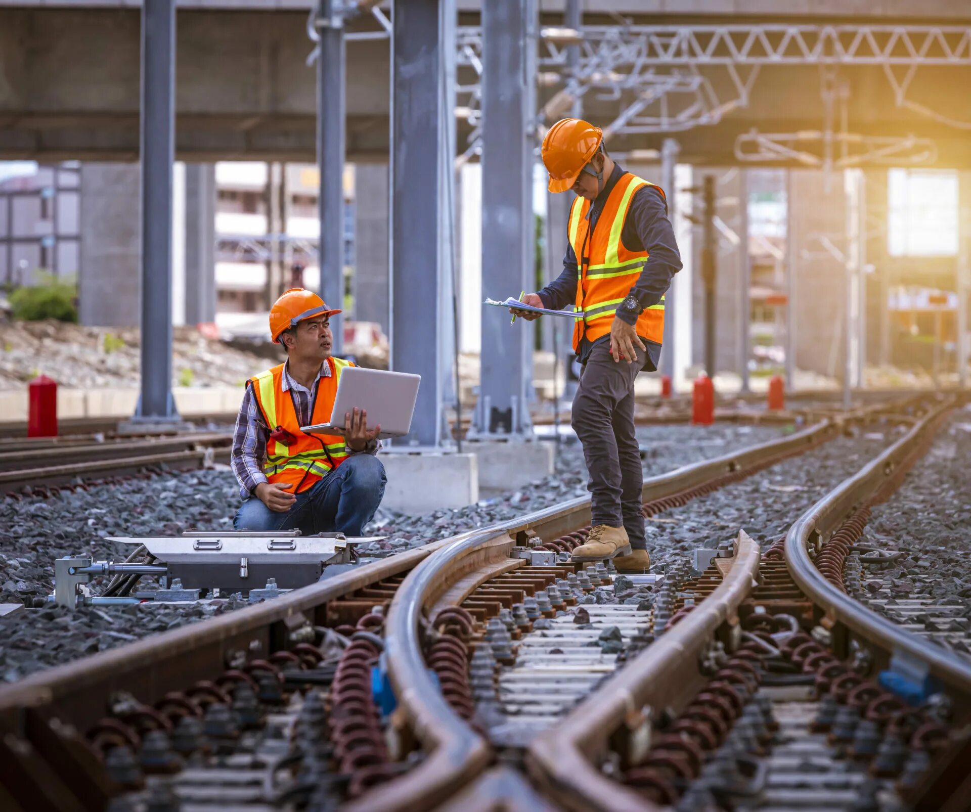 Railway engineering. Railway safety. maintenance engineer - rails. innovations on railway construction. railway safety india.
