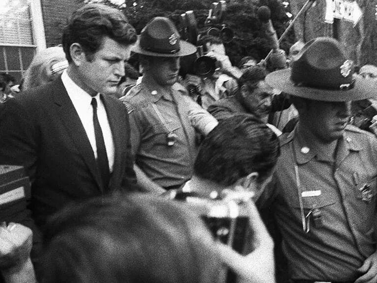 25 сентября 1969. 25 сентября 1969. Ёсано тэккан. Каддафи в молодости. Мост у звенигорода старый.