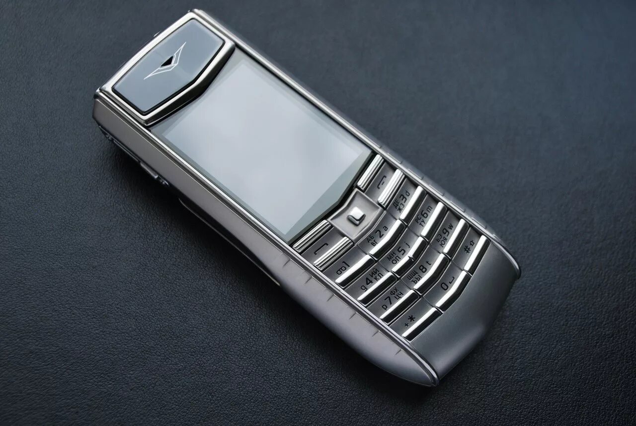 Верту телефон дорогие. Vertu 2008. Верту 2023. Vertu Ascent ti. Китайский Vertu Constellation v.