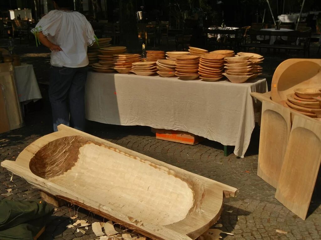 корыто для капусты деревянное. корыто из досок. корыто из дерева. деревянное корыто для рубки. корытце из дерева.