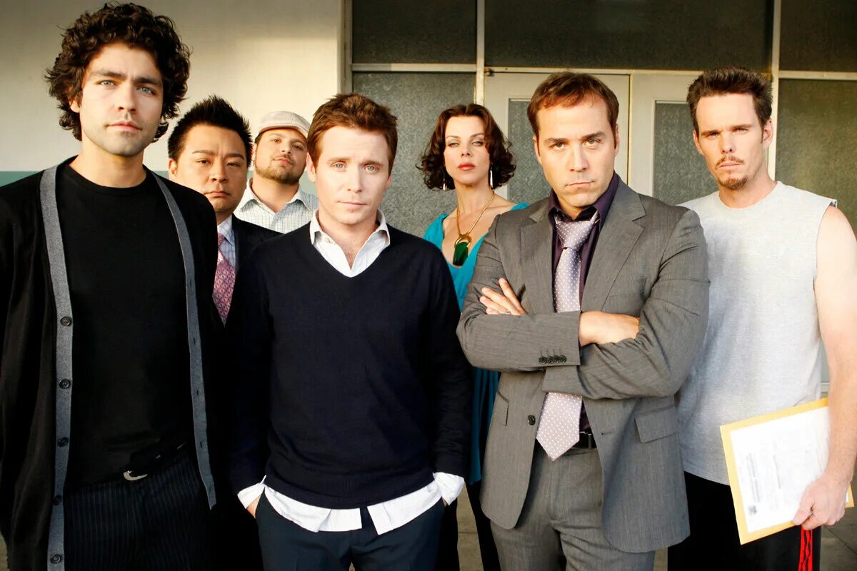Красавцы entourage, сериал, 2004–2011. Сериал красавцы слоун. Сериал красавцы слоун. Антураж сериал. Смотрящий красавец.