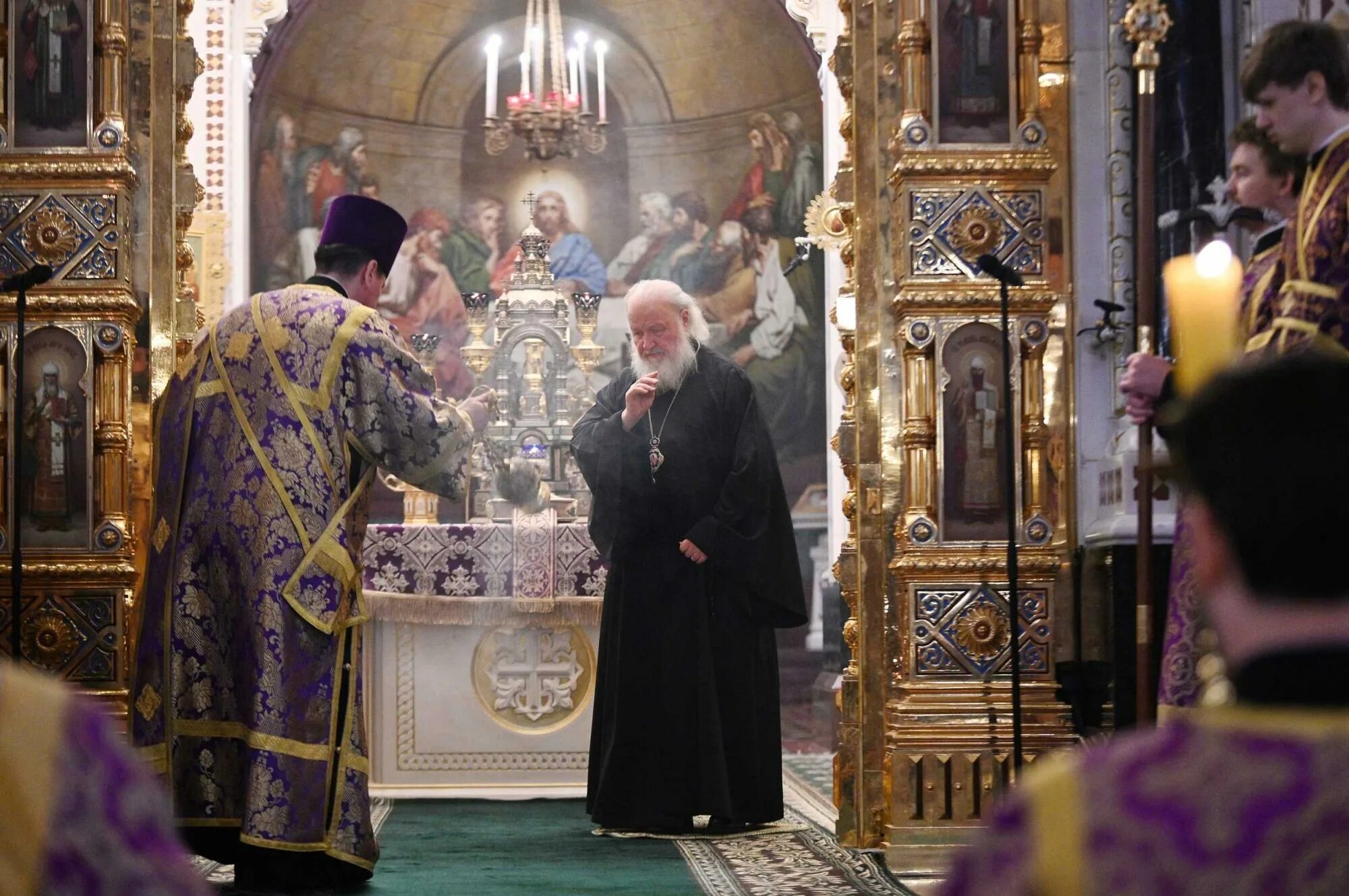 Чин прощения текст богослужения. Чин прощения в храме. Чин прощения в храме Патриарх.