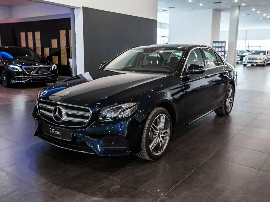 Купить мерседес 400. Е400 Мерседес w213. Мерседес е400. Mercedes w213 Blue. Мерседес е400 новый.