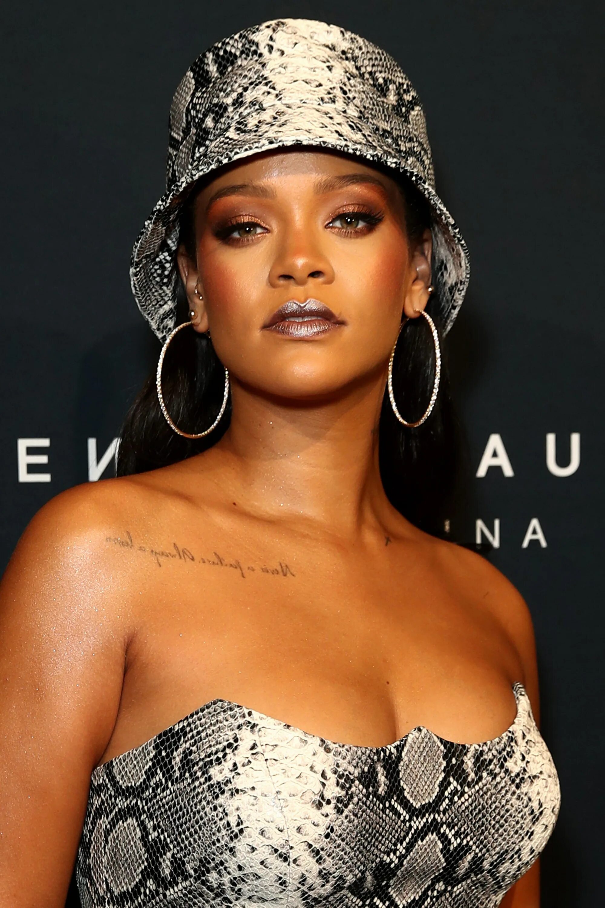 Рианна rnb стиль. Робин фенти. Savage fenty 2022. Рианна savage x fenty 2022. Робин рианна фенти.
