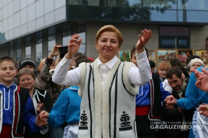 Нация Гагауз. Численность гагаузов в Молдавии. Гагаузский национальный костюм. Потомки гагаузов. Гагаузы происхождение что за нация