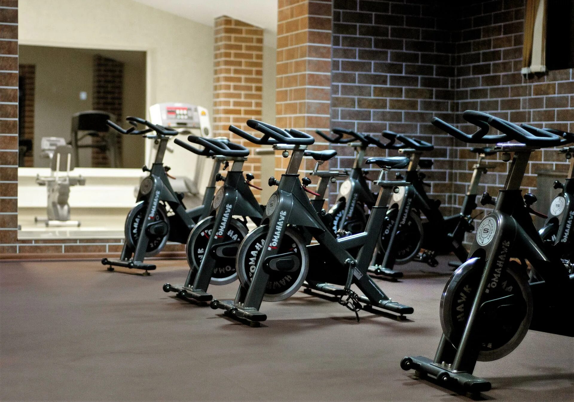 Orange fitness лапино. Orange fitness лапино. Идеал фитнес лапино. Оранж лапино бассейн. Теннис корты в лапино.