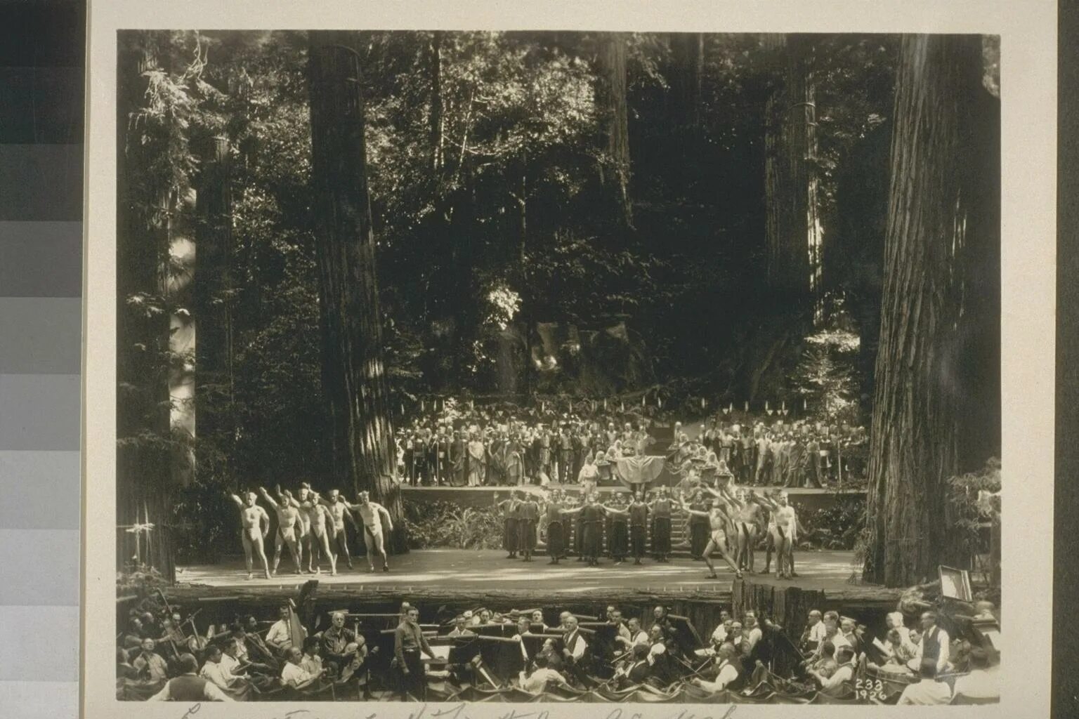 Алекс джонс богемская роща. Алекс джонс богемская роща. Богемская роща в монте-рио. Богемский клуб тайные общества. Алекс джонс богемская роща.