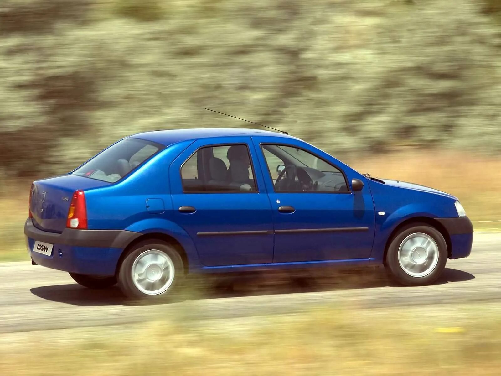Какой логан лучше брать. Рено логан 2005 1.4. рено логан 1.6 2004. renault logan 1 2005. рено логан 1.4 2002.