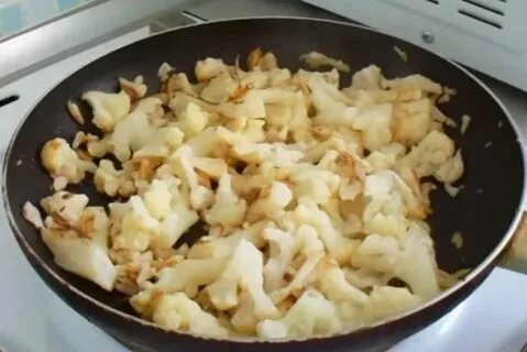 Цветная капуста с молоком на сковороде