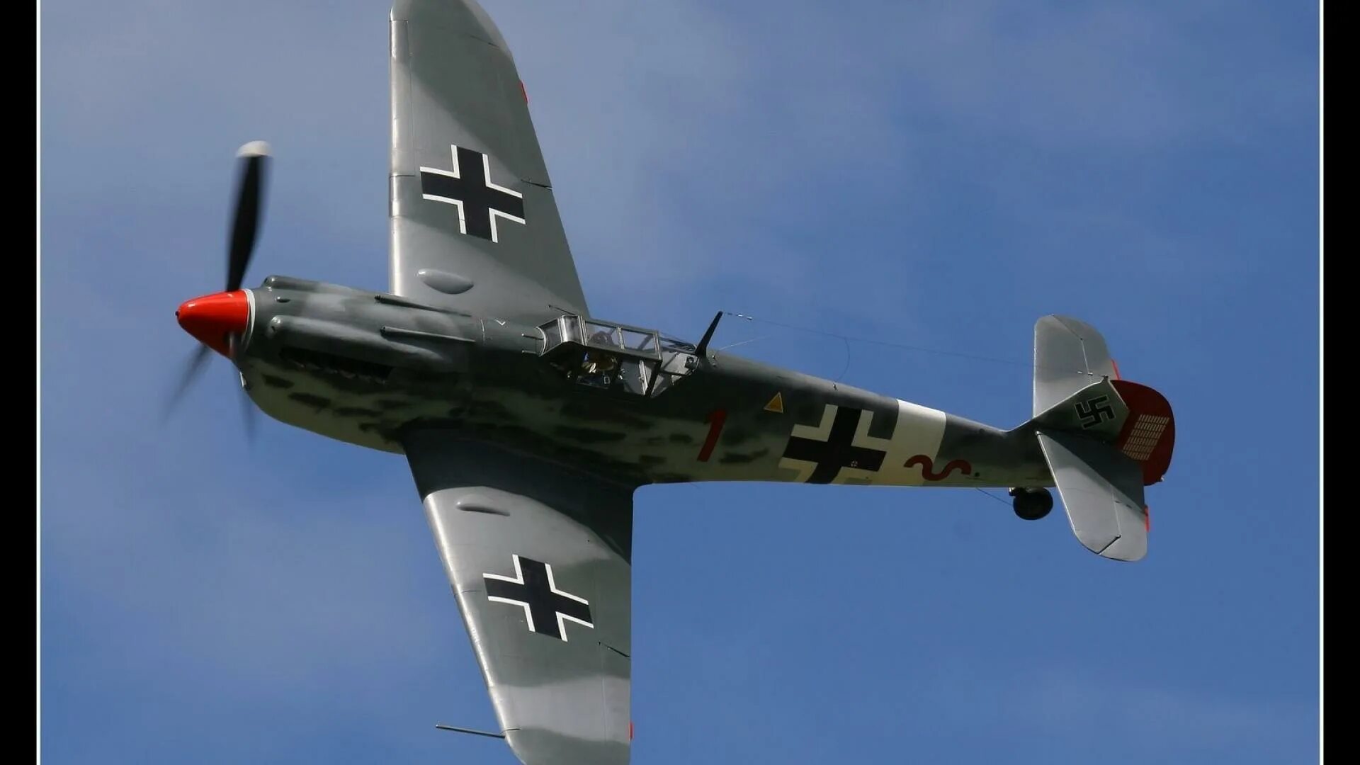 Мистер шмидт. Мистер Шмит самолет 109. Самолет Мистер Шмидт. Bf 109x. Мессершмила чёрный крест.