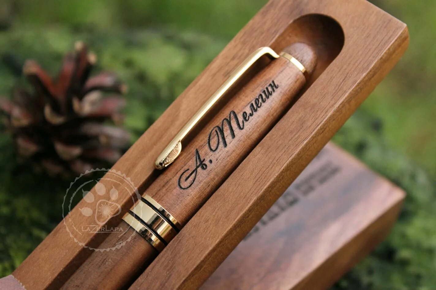 Именные подарки с гравировкой. Ручки для директора. Гравировка на флешке. Именная ручка с гравировкой. Именные подарки гравировка.