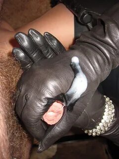 Leather Gloves (77 photos) .