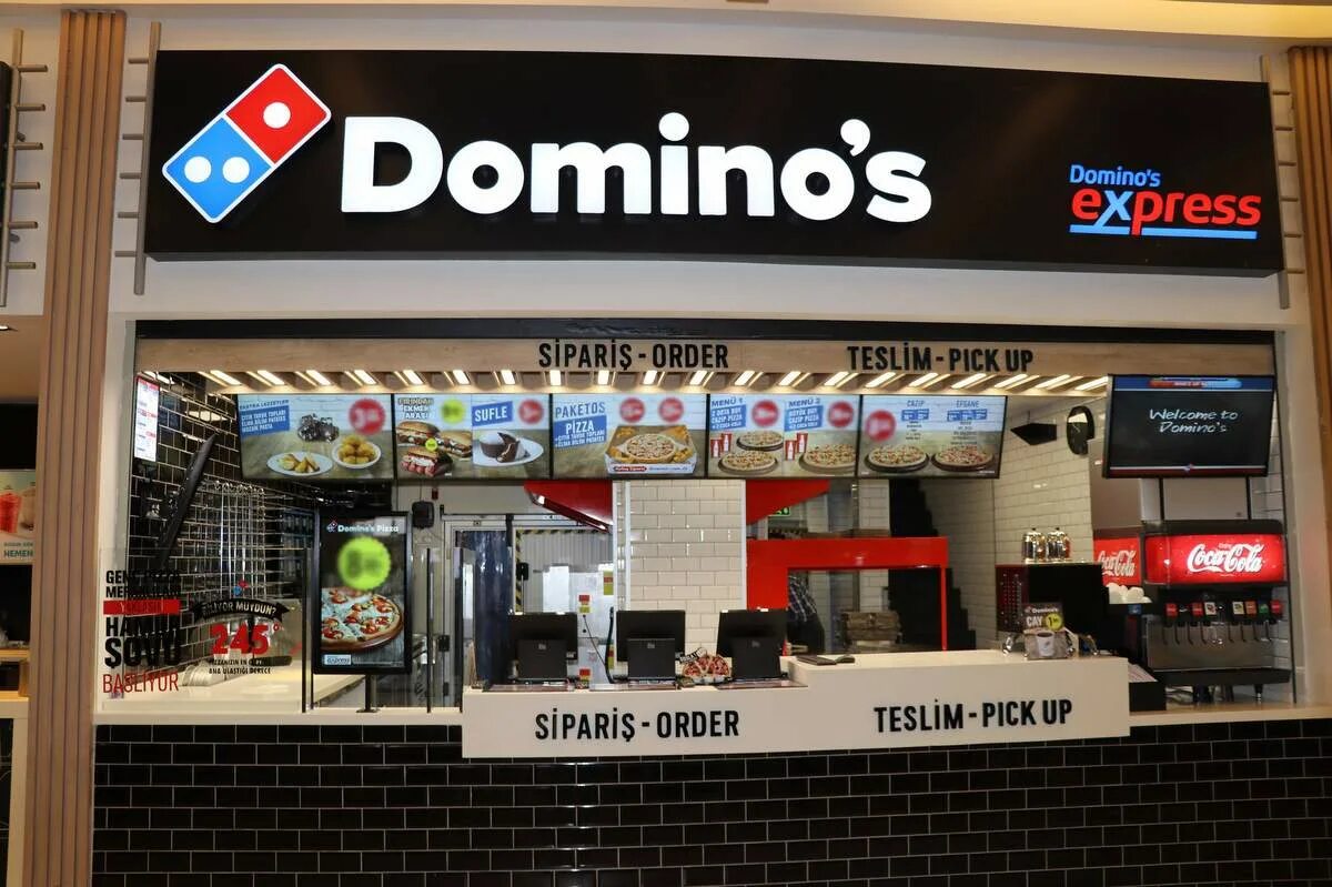 Домино пицца телефон. Domino's pizza Россия. Доминос пицца вывеска. Dominos Express. Domino's pizza Турция.