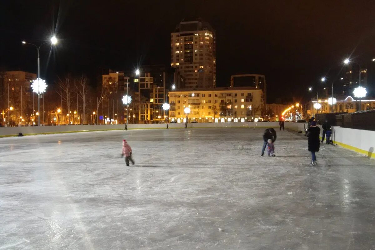 каток восход самара. каток на площади куйбышева самара 2021. площадь куйбышева каток. площадь куйбышева самара. каток на пл.