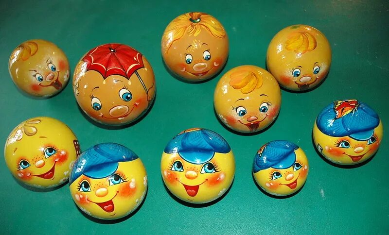Как слепить колобка. Колобок из пластилина. колобок из глины. колобок из глины дети. мк лепка колобка.