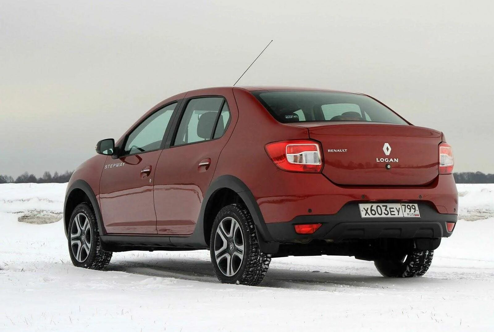 Renault stepway отзывы. Рено Логан степвей. Рено Логан 2 степвей. Рено Логан 2 Stepway. Новый Рено Логан степвей.