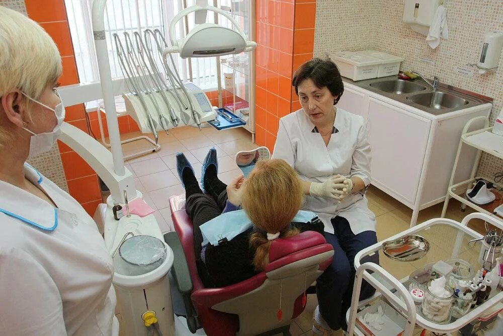 Ул. Роспись по дереву для детей. Поставец городецкая роспись. Расписные доски для кухни. Зубная поликлиника городец.