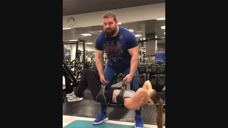 Кирилл сарычев пауэрлифтинг. Кирилл игоревич сарычев. Сарычев в 16 лет. Жим лежа схема тренировок. Сарычев игорь вой енокр.