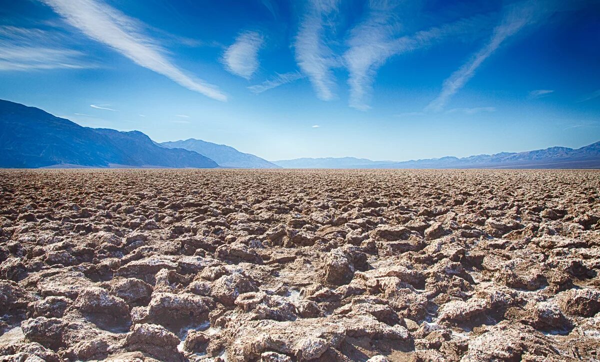 равнины бывают каменистые лесные песчаные. световая спираль плато путорана. лессовая пустыня. равнины бывают каменистые лесные песчаные. лато путорана каменистая и лишайниковая.