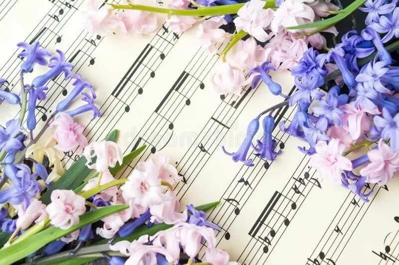 День музыки. Мелодия весны. Фон художественная самодеятельность. Красивый фон с нотами и цветами. Весенняя рапсодия.