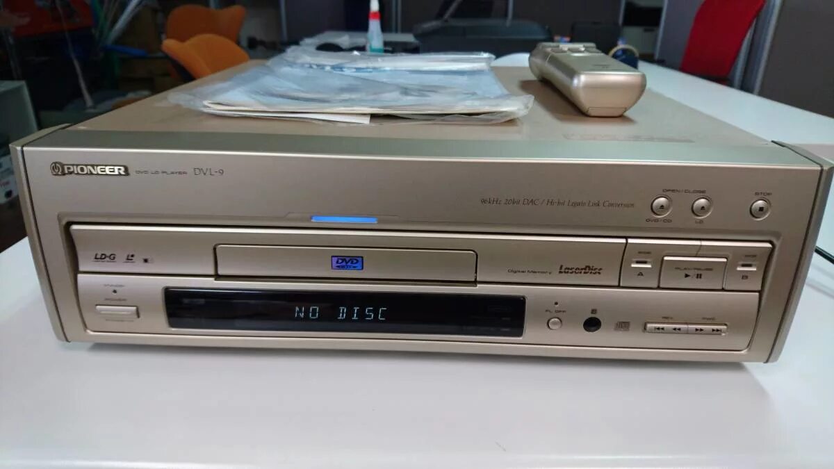 Pioneer DVL-909. DVD. Pioneer b2. LD Pioneer DVL-925. Sony mdp-605 CD LD.