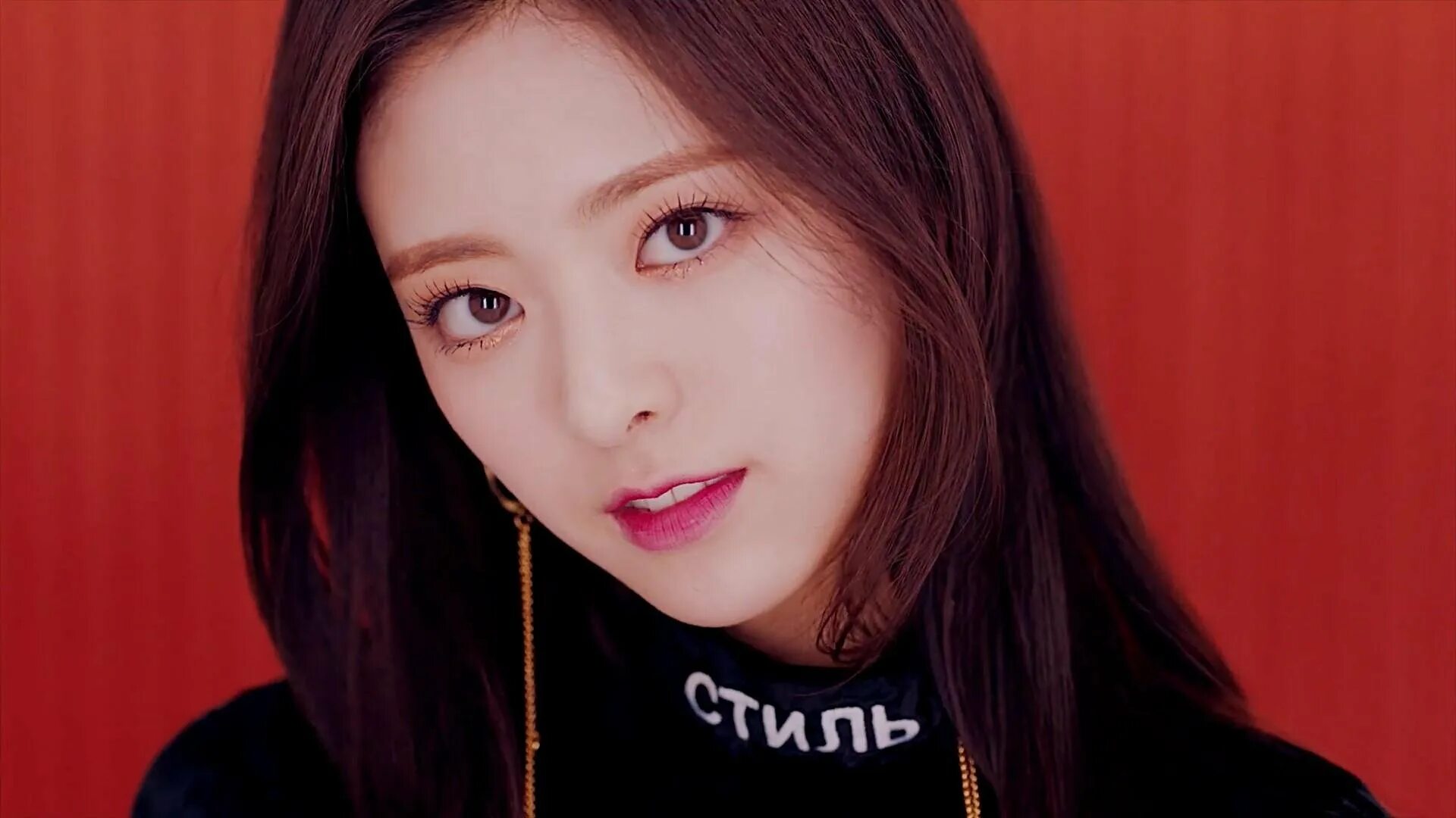 Итзи ютуб. Юна itzy. шин юна itzy. группа itzy yuna. итзи участницы юна.