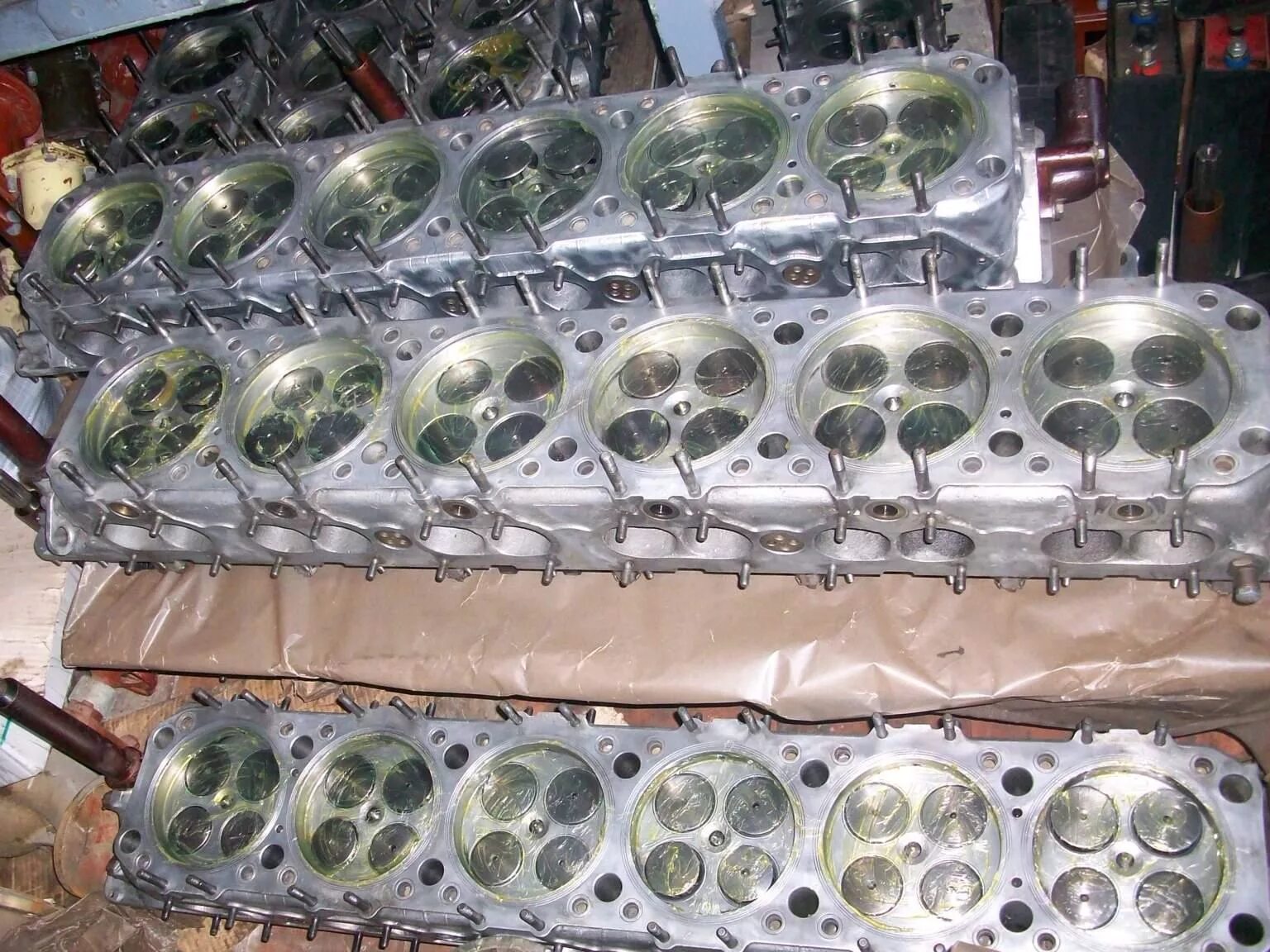 Блок гбц д12с. 3 д 6 блок. Судовой дизель генератор 7д12. Блок гбц д12с. Блок цилиндров двигателя v6.