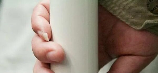 зачем длинный ноготь на мизинце