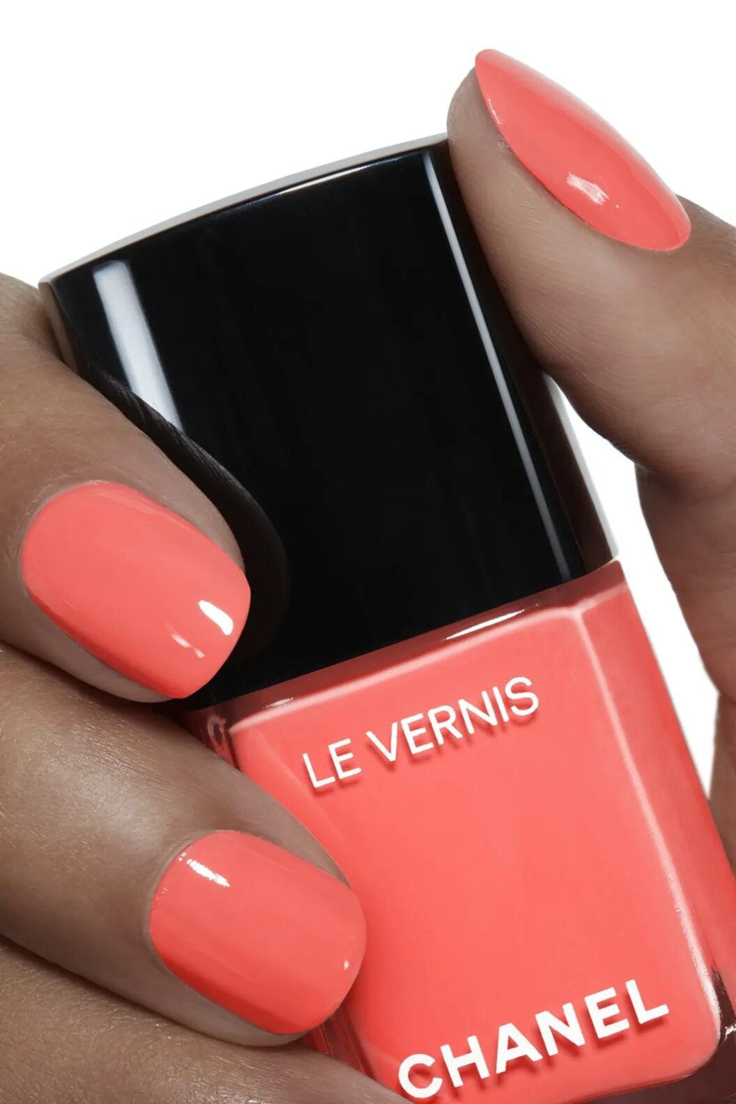 Chanel vernis. Chanel vernis. Лак для ногтей шанель. Маникюр шанель 2023. Chanel vernis.
